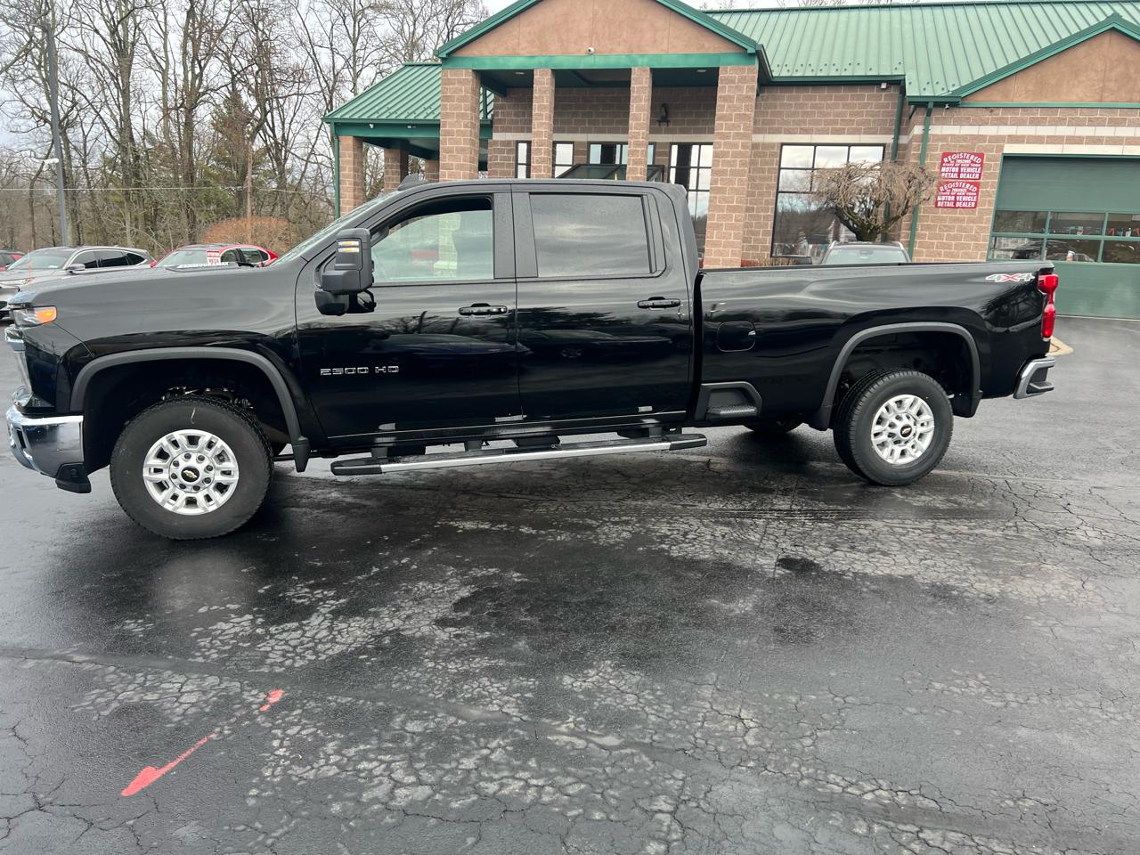 Chevrolet Silverado 2500HD 4WD Crew Cab 172" LT 2025