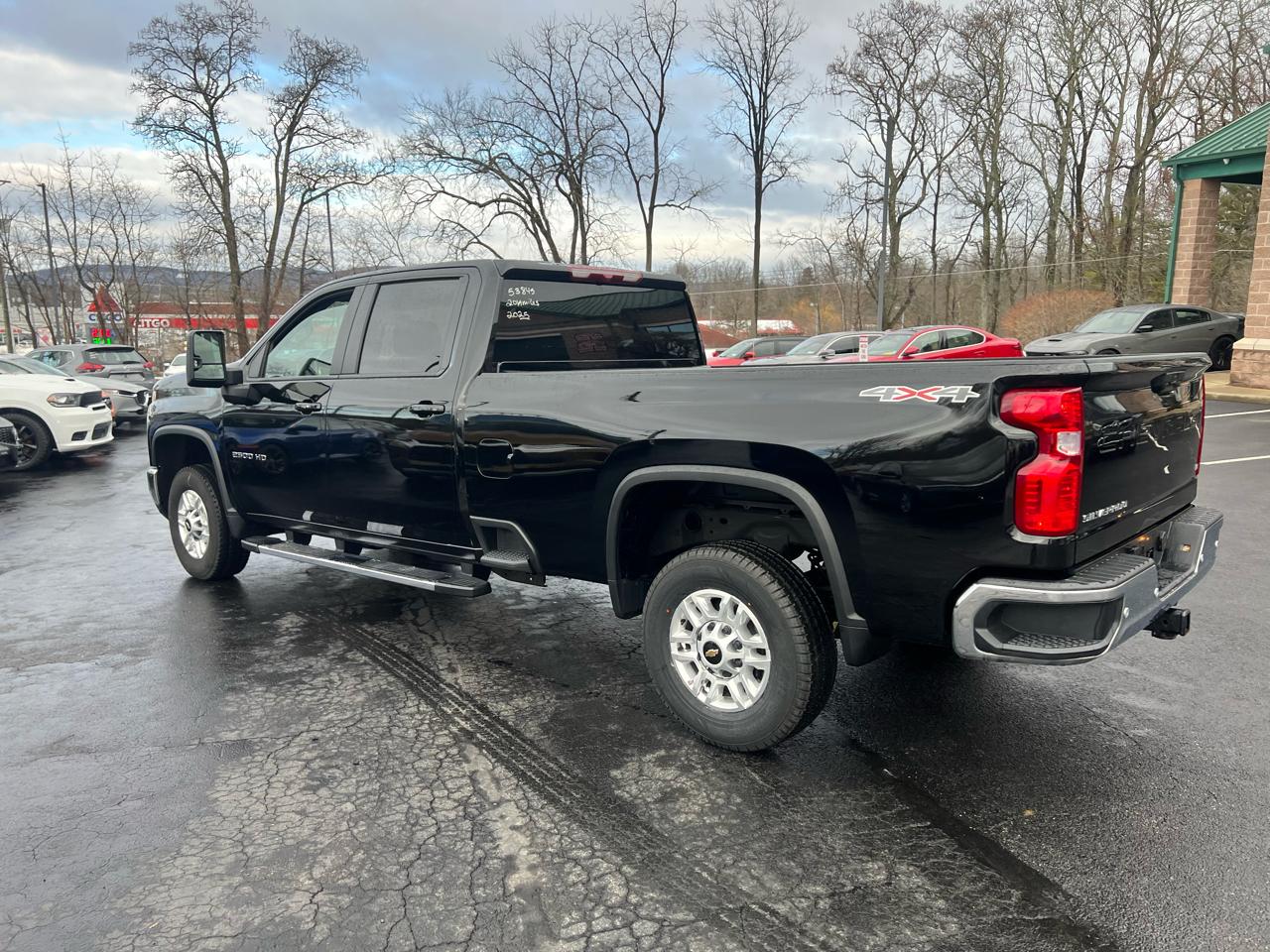 Chevrolet Silverado 2500HD 4WD Crew Cab 172" LT 2025