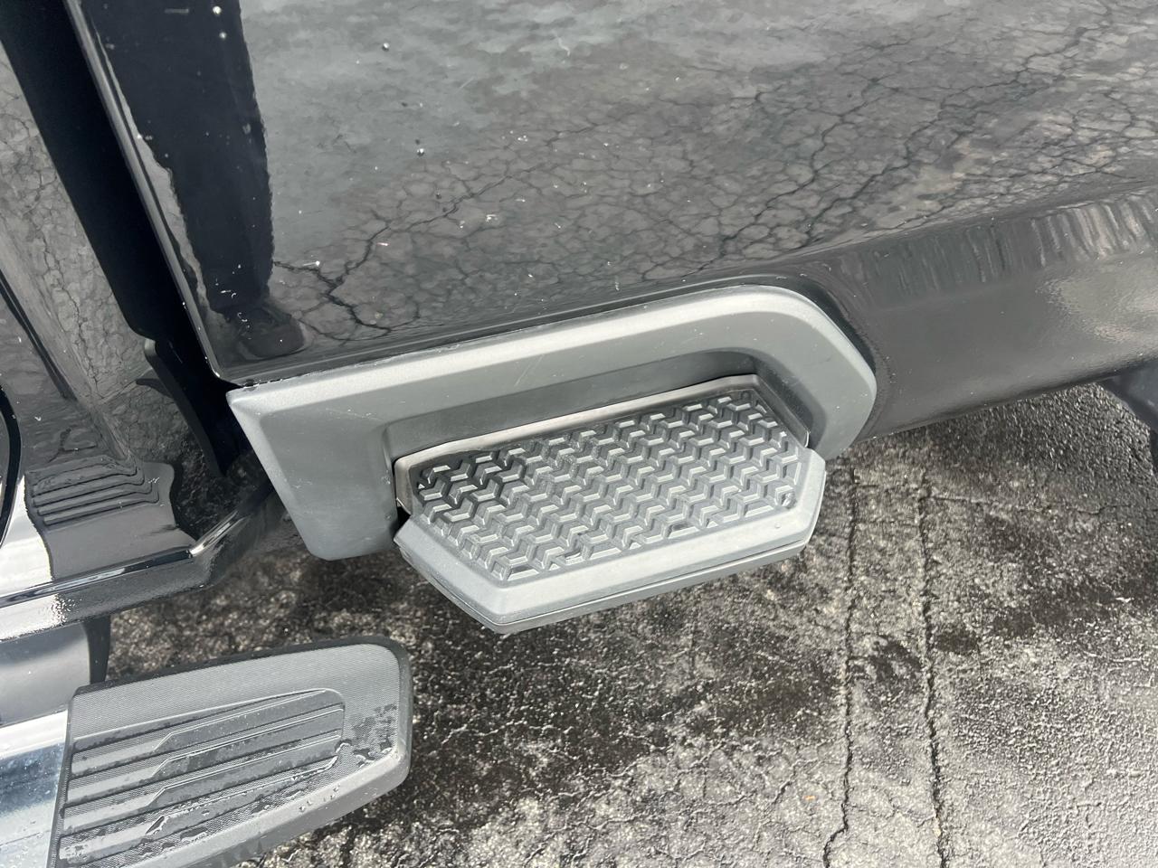 Chevrolet Silverado 2500HD 4WD Crew Cab 172" LT 2025