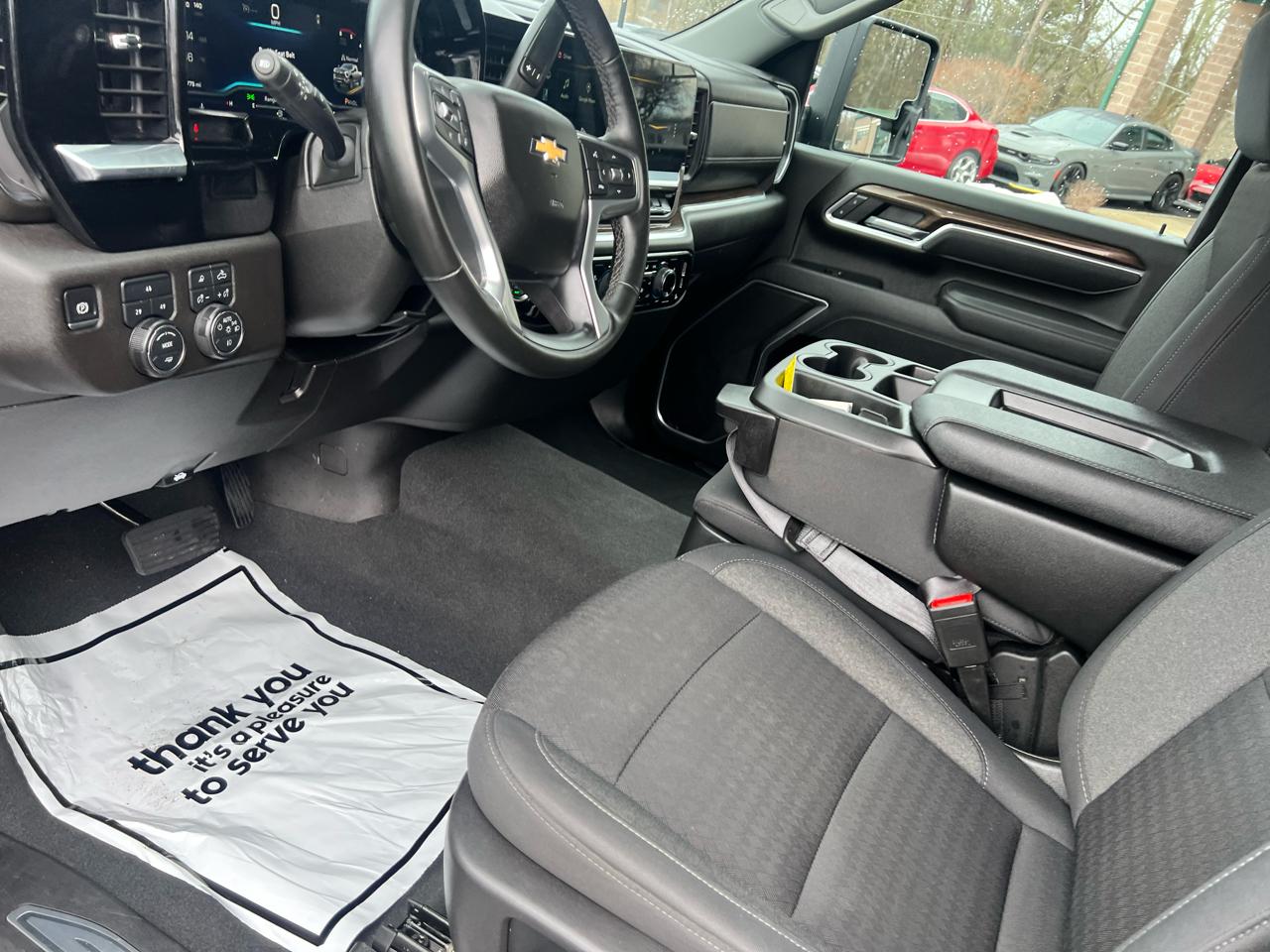 Chevrolet Silverado 2500HD 4WD Crew Cab 172" LT 2025