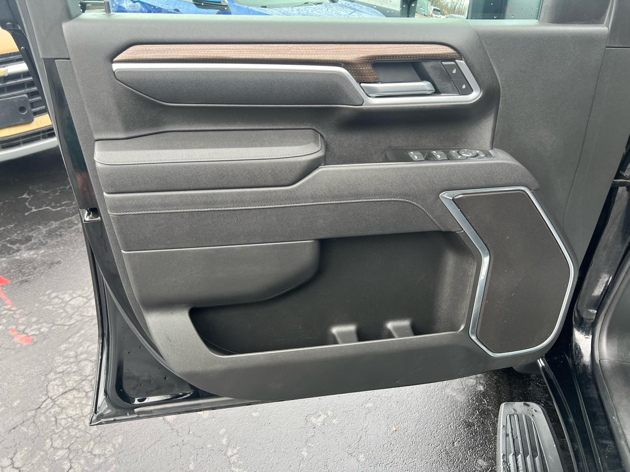 Chevrolet Silverado 2500HD 4WD Crew Cab 172" LT 2025