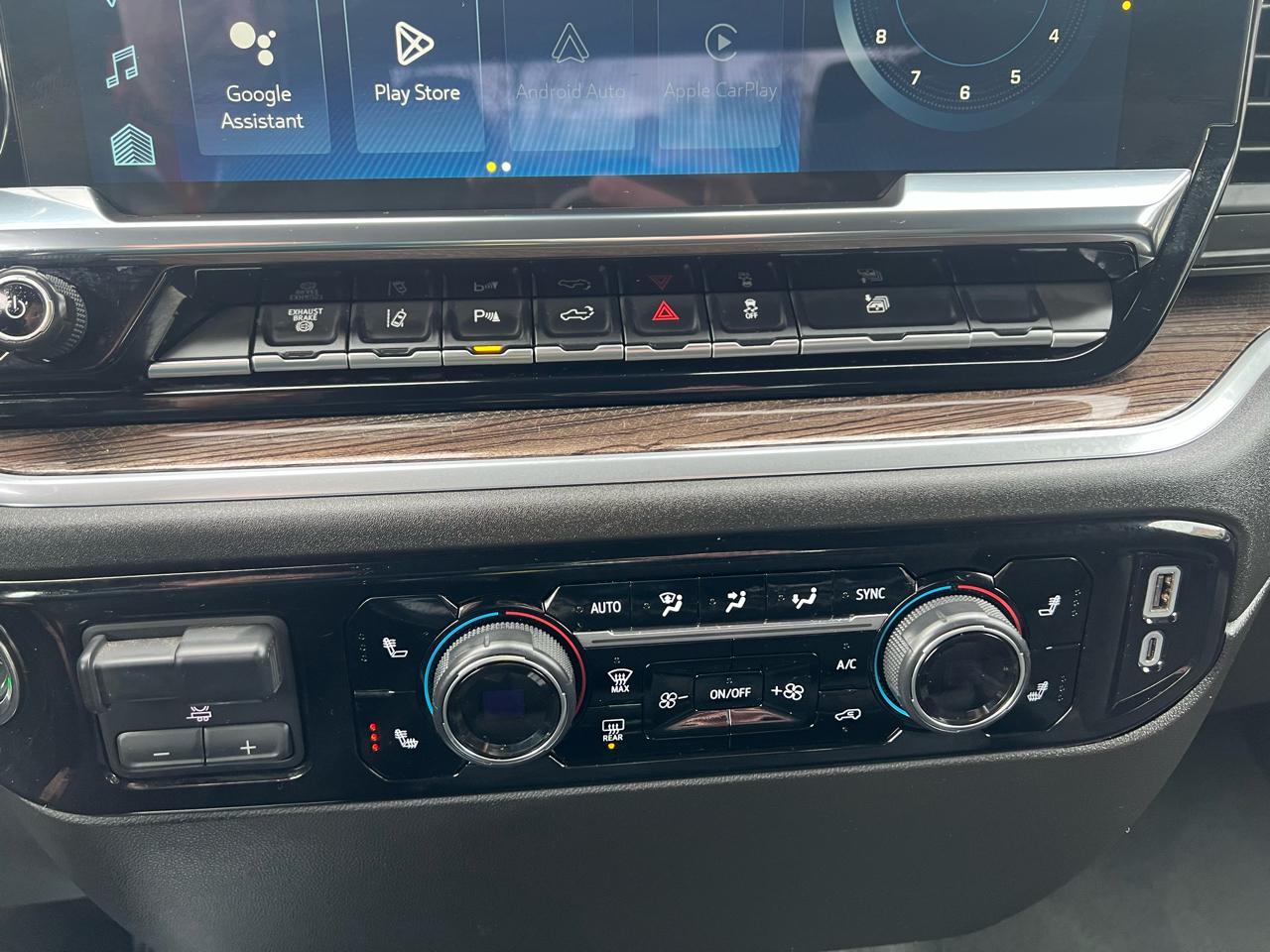 Chevrolet Silverado 2500HD 4WD Crew Cab 172" LT 2025