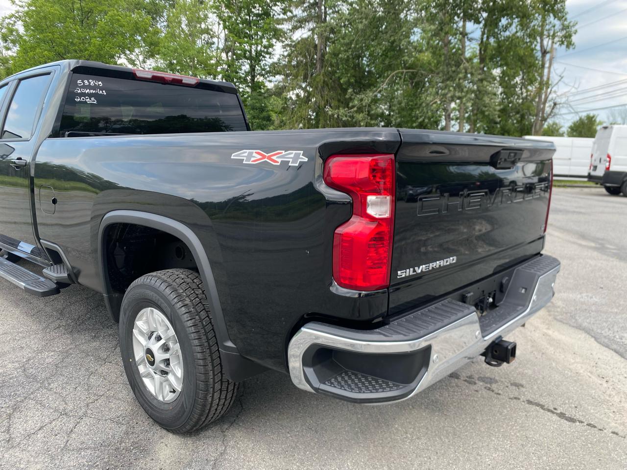 Chevrolet Silverado 2500HD 4WD Crew Cab 172" LT 2025
