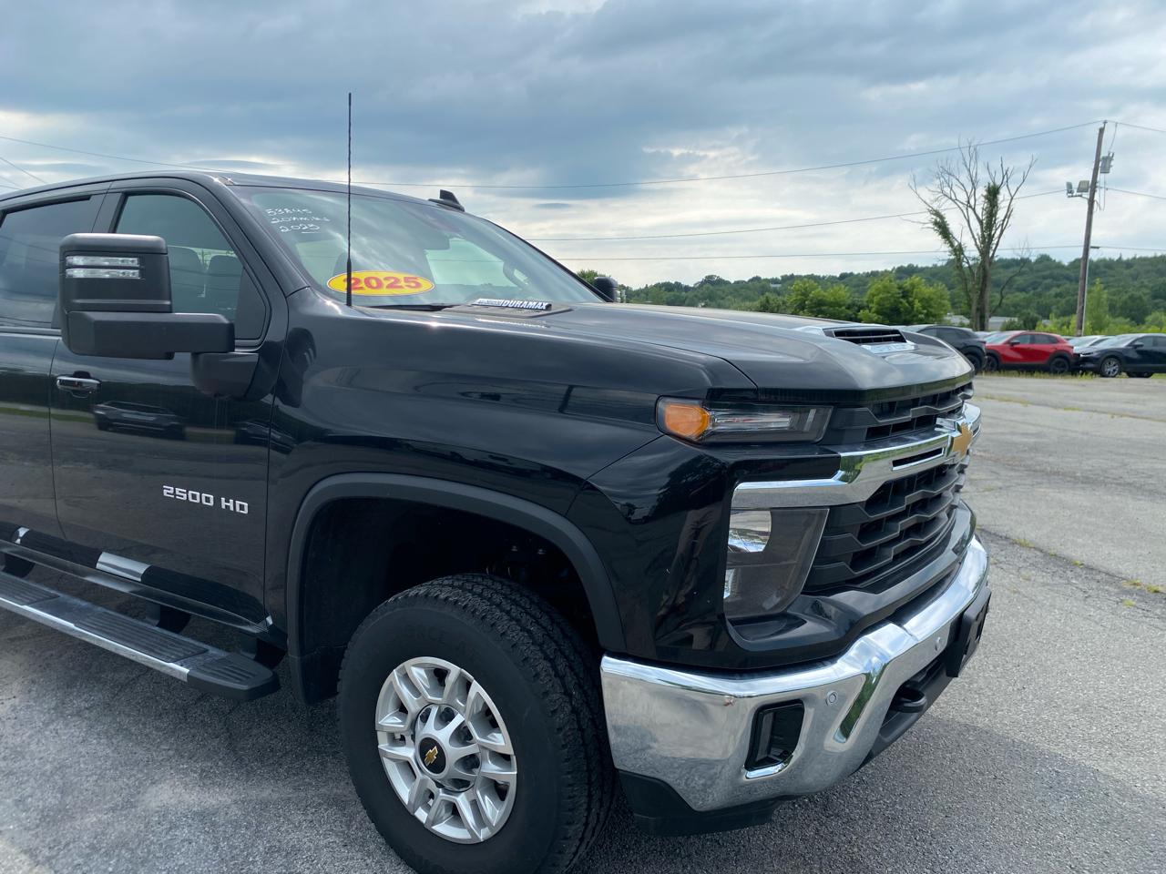 Chevrolet Silverado 2500HD 4WD Crew Cab 172" LT 2025