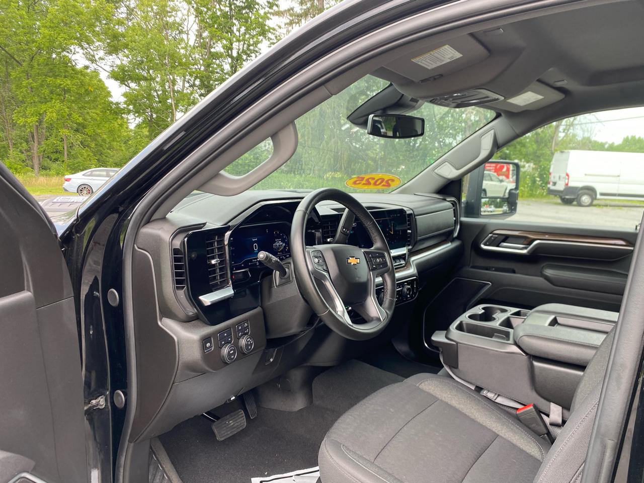 Chevrolet Silverado 2500HD 4WD Crew Cab 172" LT 2025