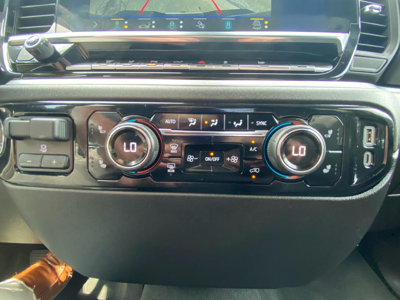 Chevrolet Silverado 2500HD 4WD Crew Cab 172" LT 2025