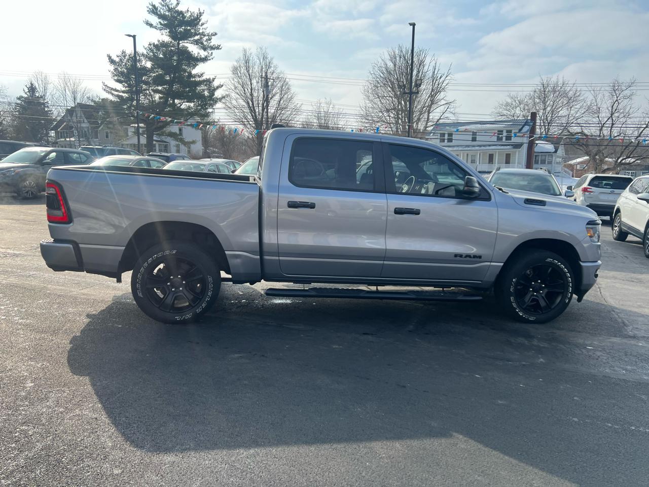 RAM 1500 Big Horn 4x4 Crew Cab 5'7" Box 2023