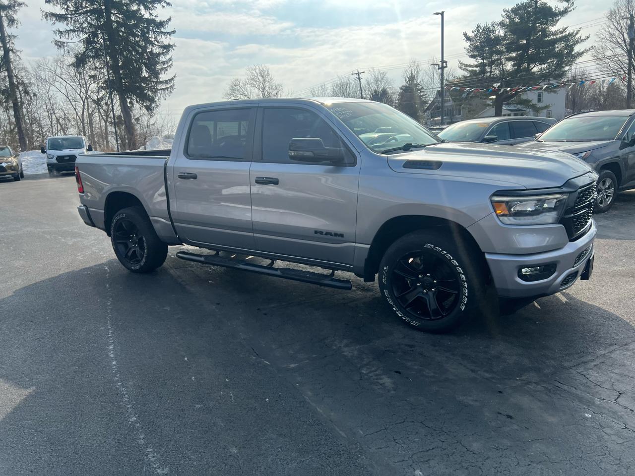 RAM 1500 Big Horn 4x4 Crew Cab 5'7" Box 2023