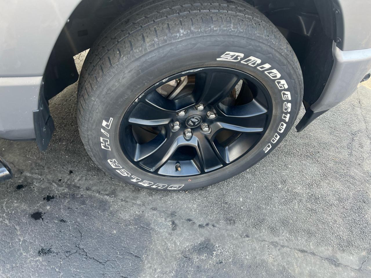 RAM 1500 Big Horn 4x4 Crew Cab 5'7" Box 2023