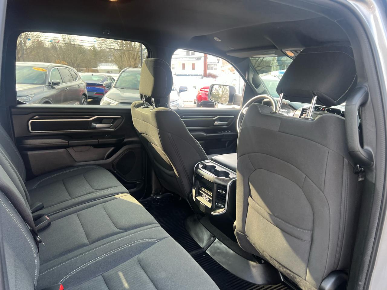 RAM 1500 Big Horn 4x4 Crew Cab 5'7" Box 2023