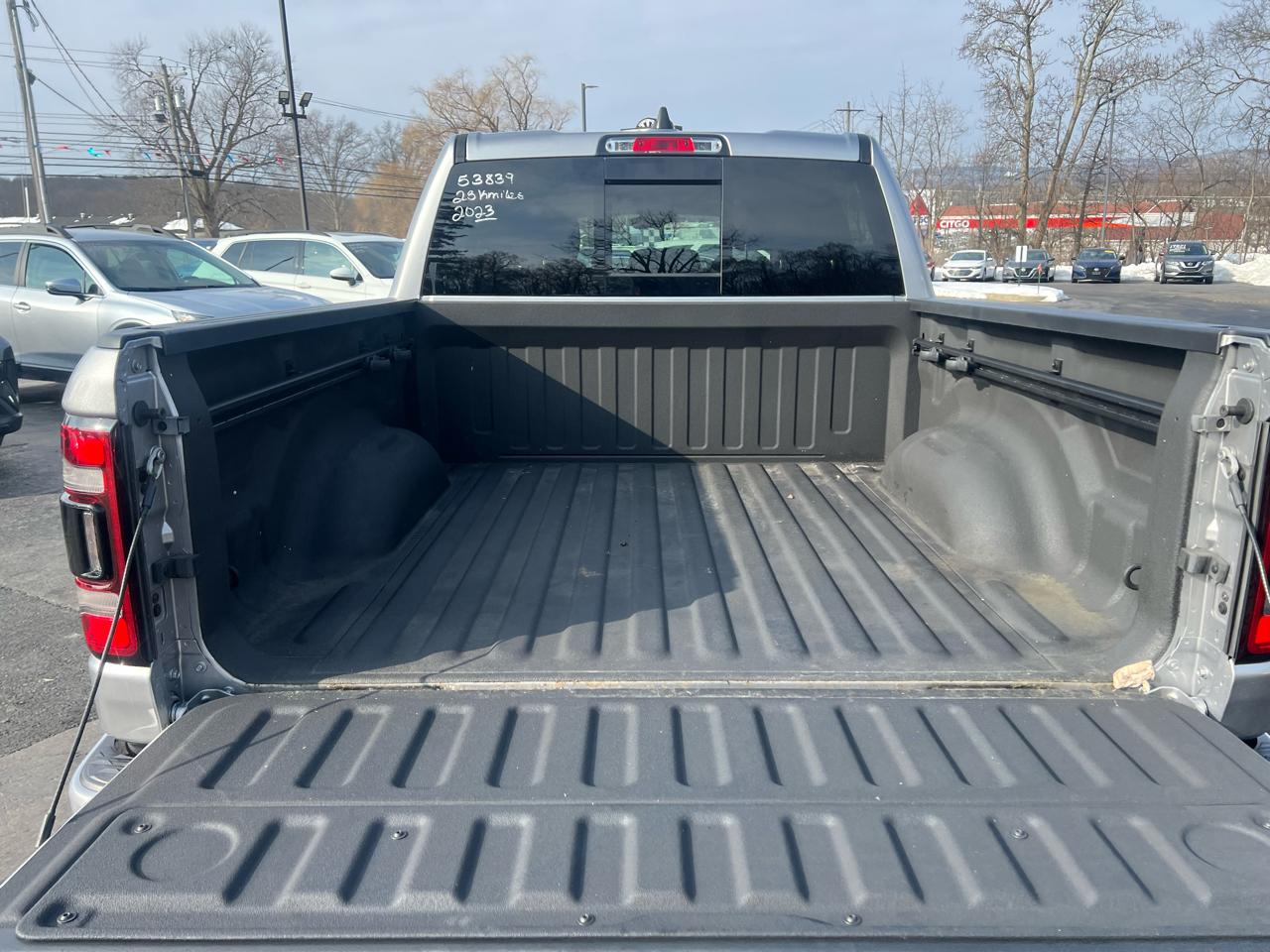 RAM 1500 Big Horn 4x4 Crew Cab 5'7" Box 2023