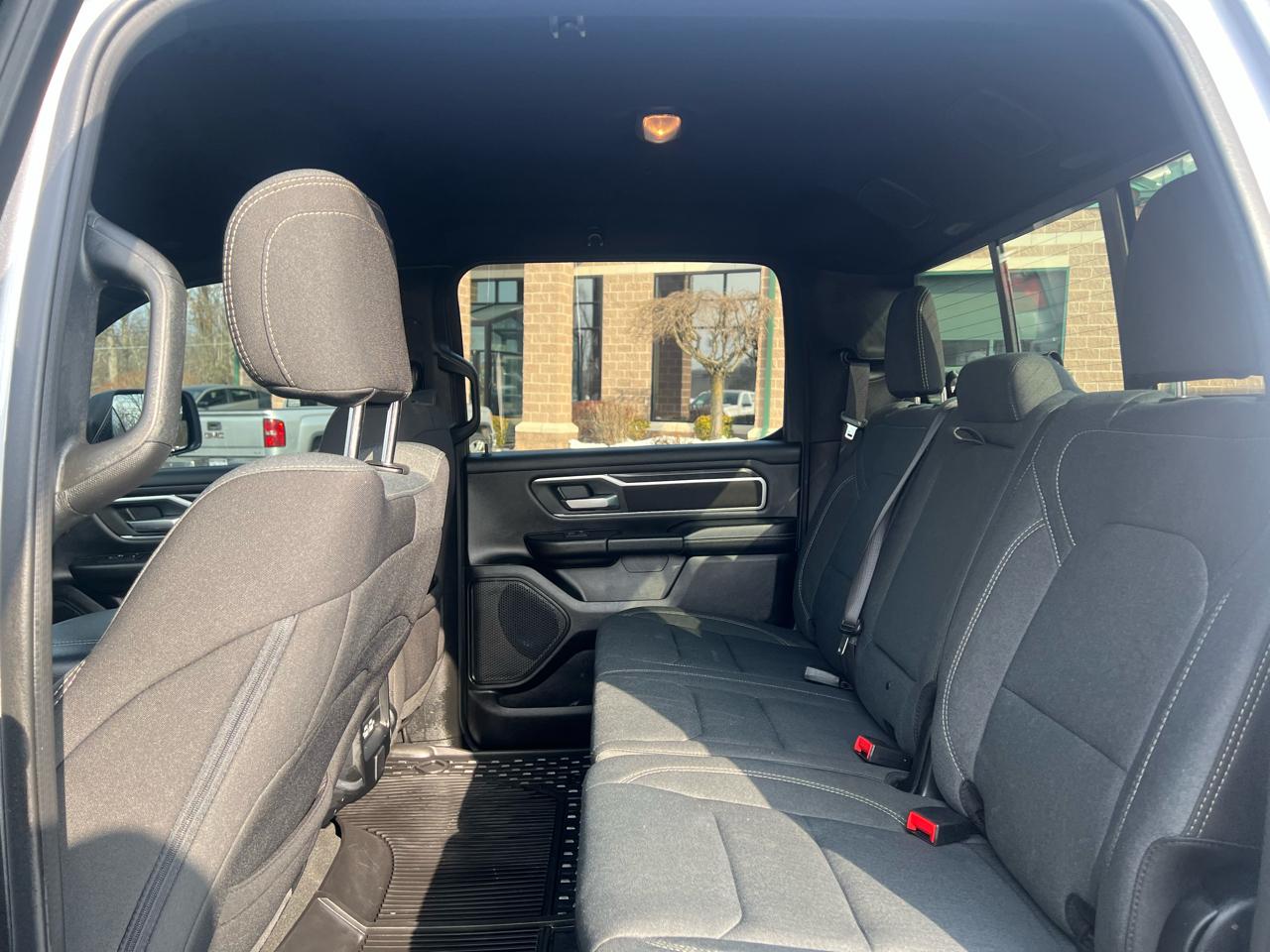 RAM 1500 Big Horn 4x4 Crew Cab 5'7" Box 2023