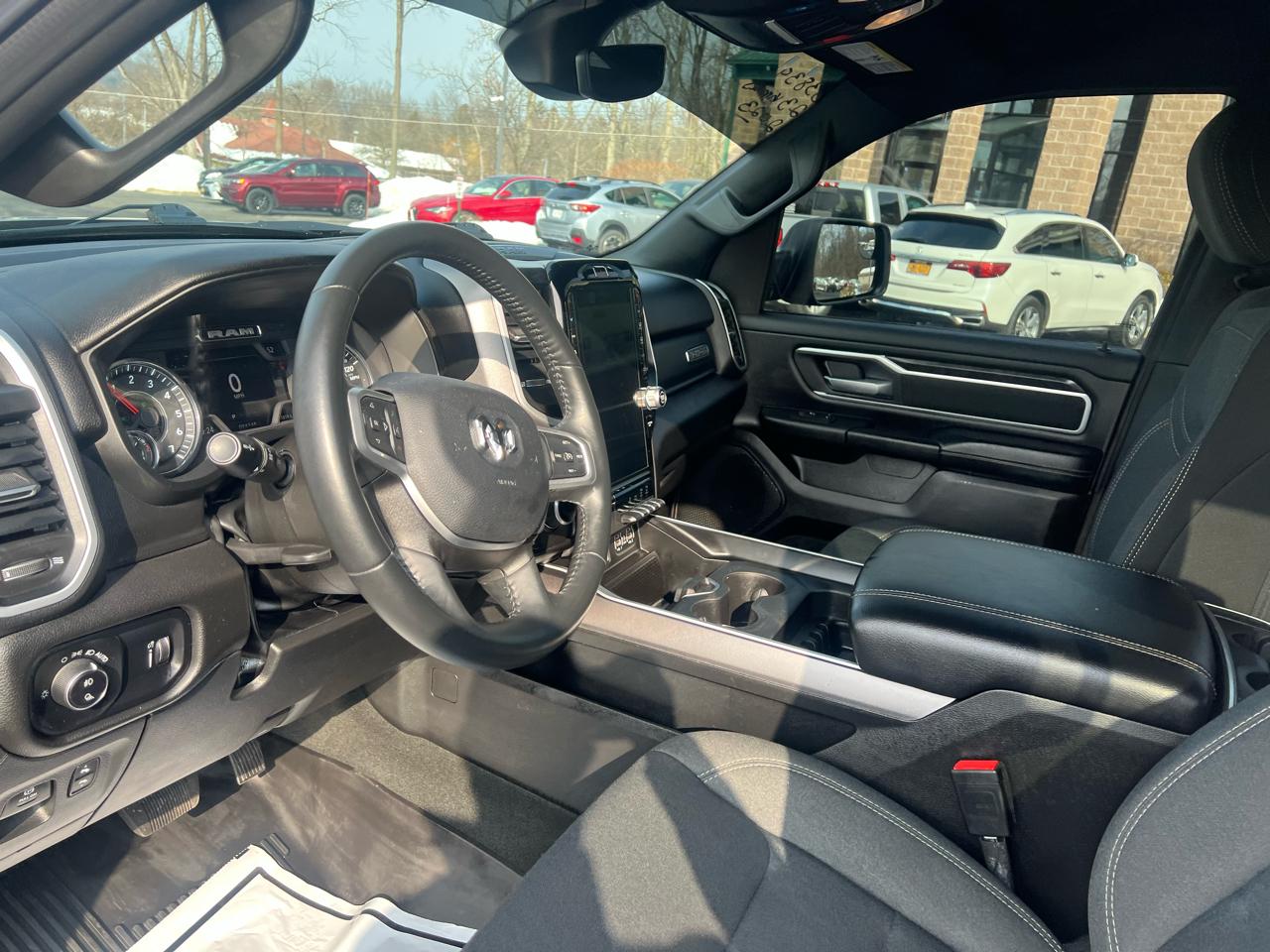 RAM 1500 Big Horn 4x4 Crew Cab 5'7" Box 2023