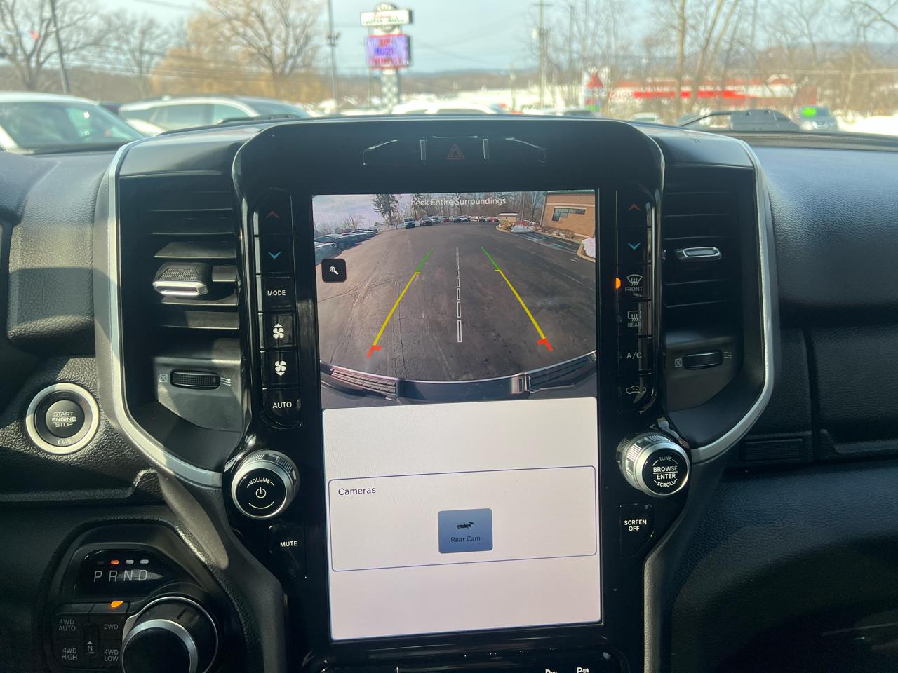 RAM 1500 Big Horn 4x4 Crew Cab 5'7" Box 2023