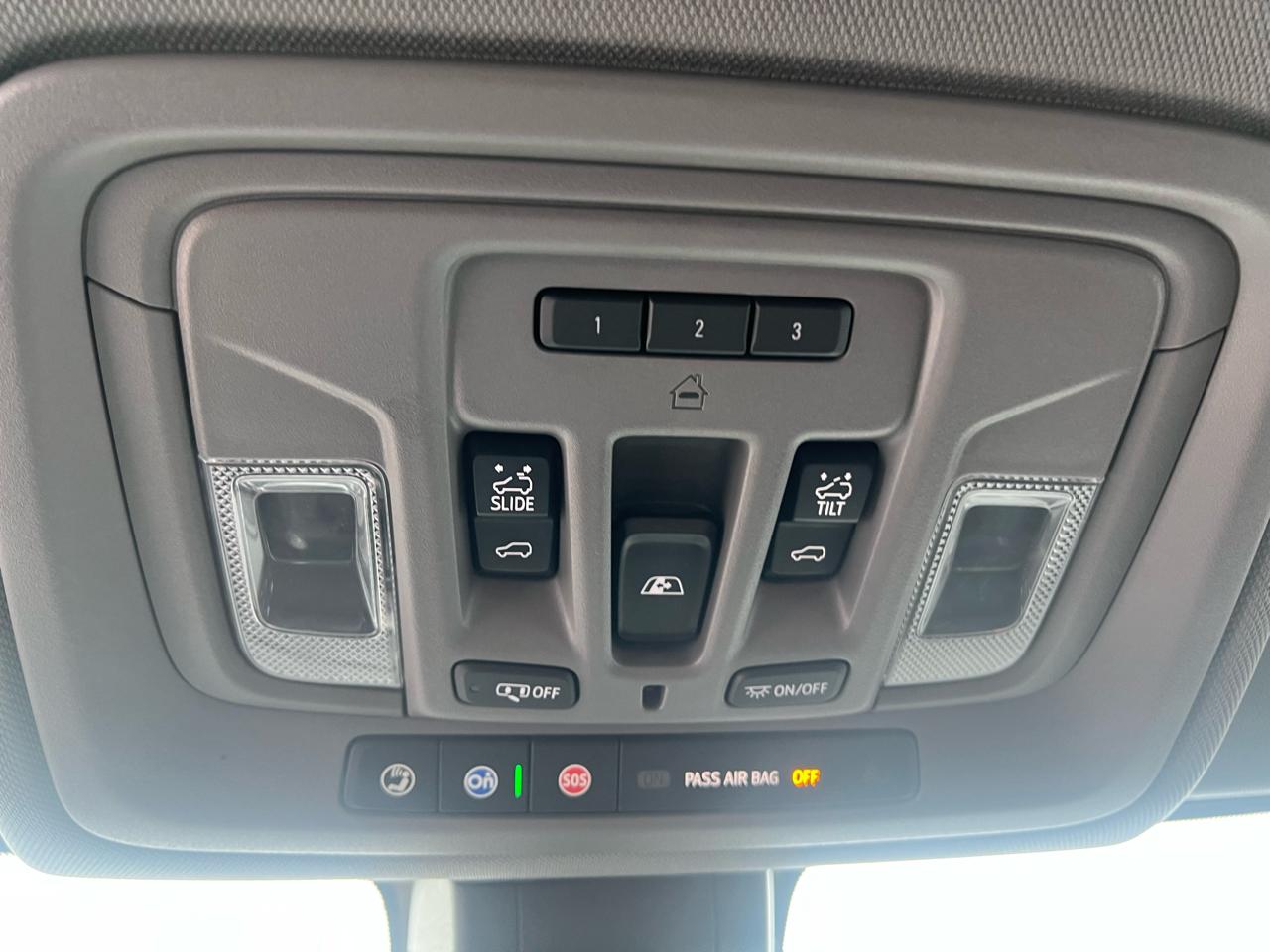 GMC Sierra 1500 4WD Crew Cab 147" Denali 2019