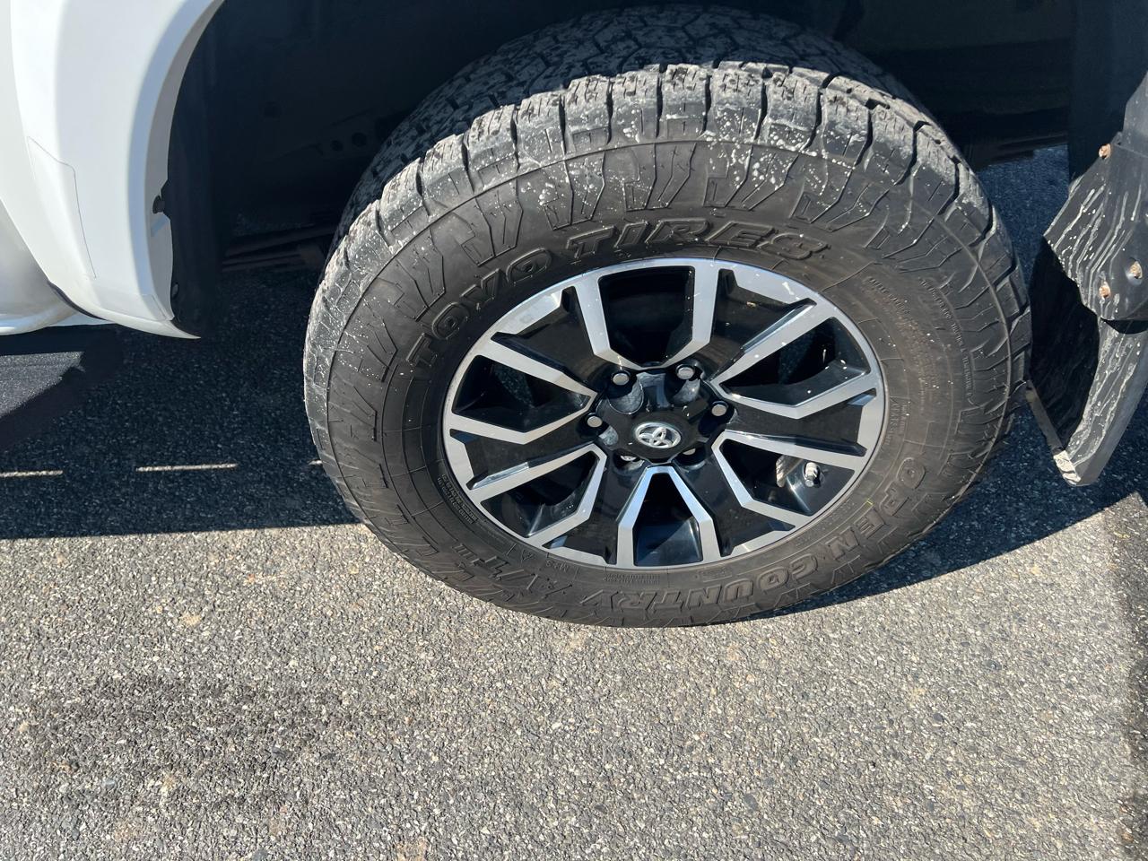 Toyota Tacoma 4WD TRD Sport Double Cab 5' Bed V6 AT (Natl) 2021