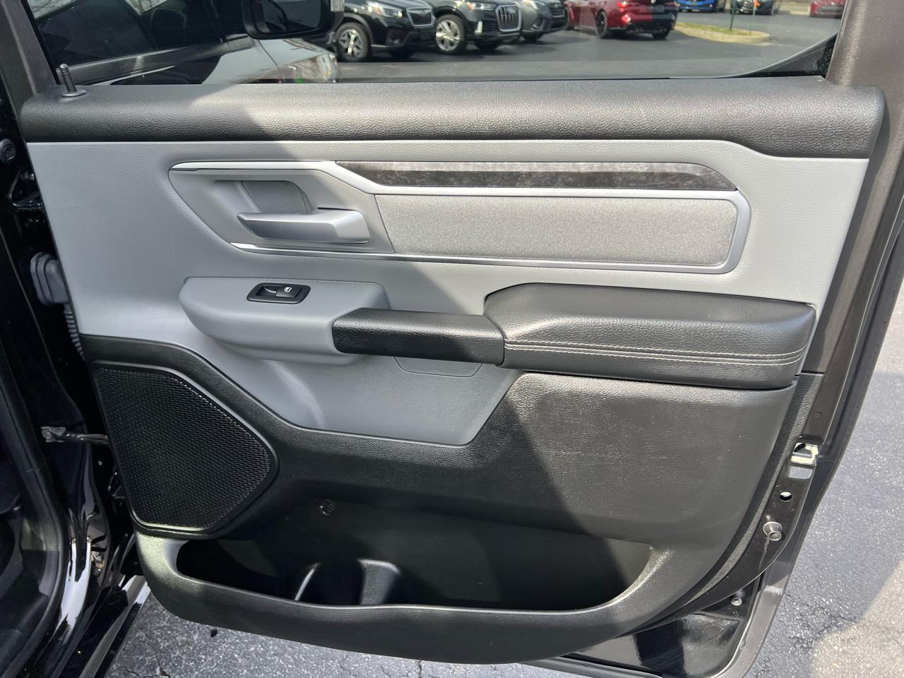 RAM 1500 Big Horn/Lone Star 4x4 Crew Cab 5'7" Box 2019