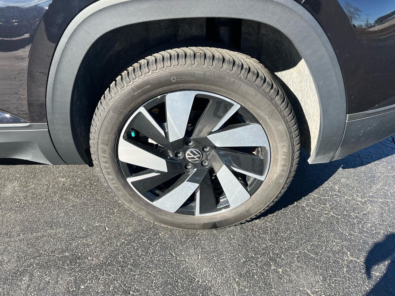 Volkswagen Atlas Cross Sport 2.0T SE w/Technology 4MOTION 2024