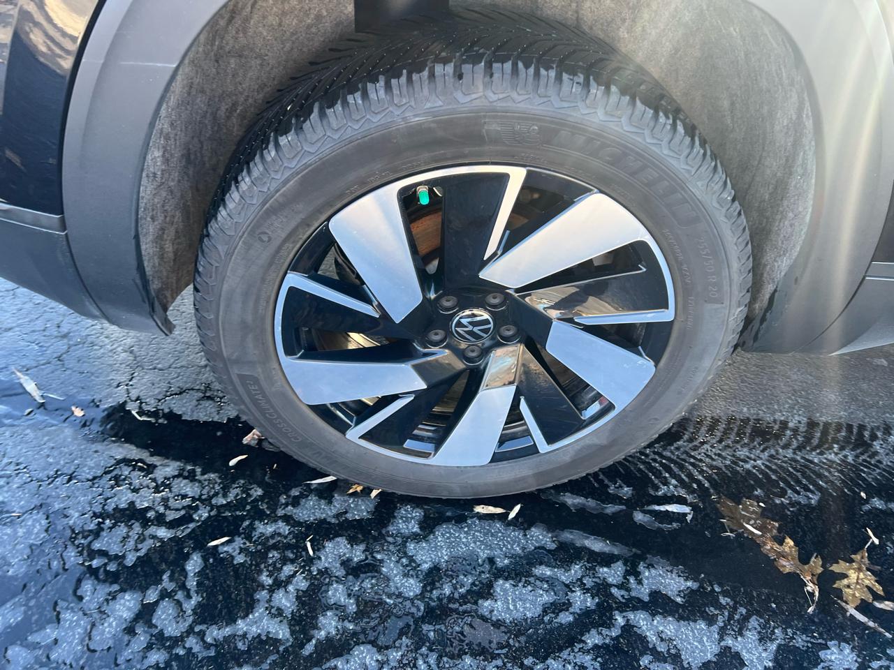 Volkswagen Atlas Cross Sport 2.0T SE w/Technology 4MOTION 2024