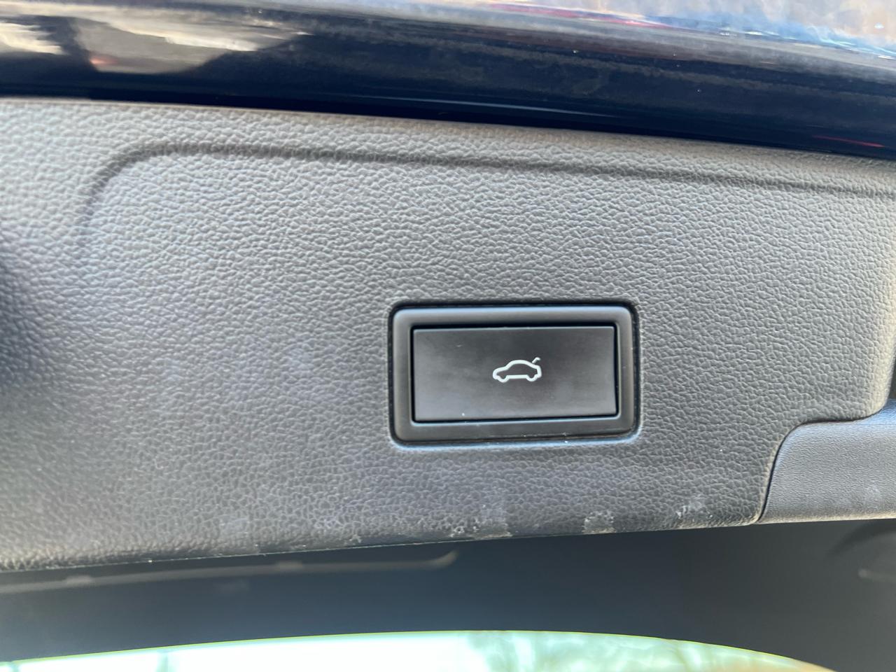 Volkswagen Atlas Cross Sport 2.0T SE w/Technology 4MOTION 2024