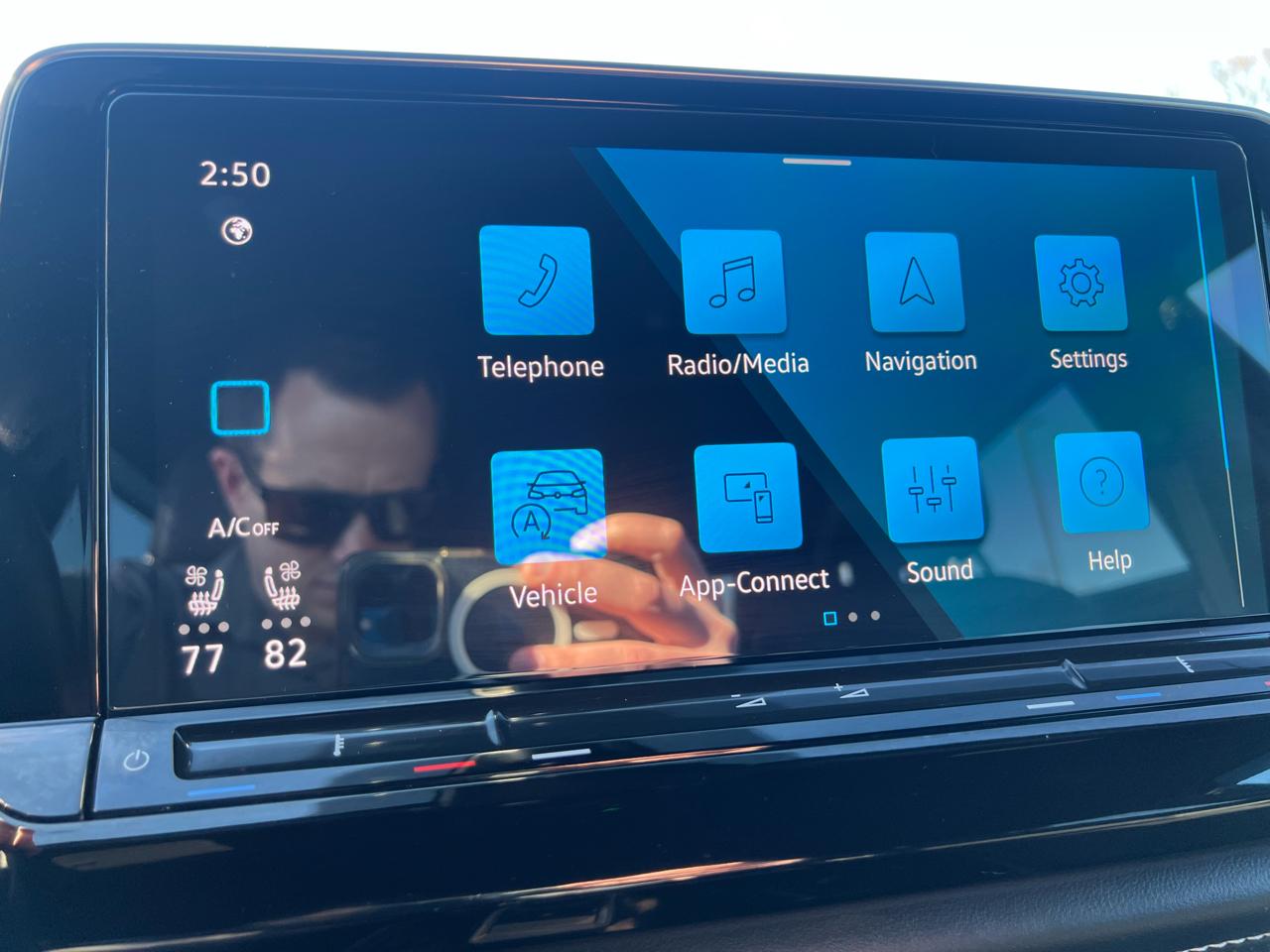 Volkswagen Atlas Cross Sport 2.0T SE w/Technology 4MOTION 2024