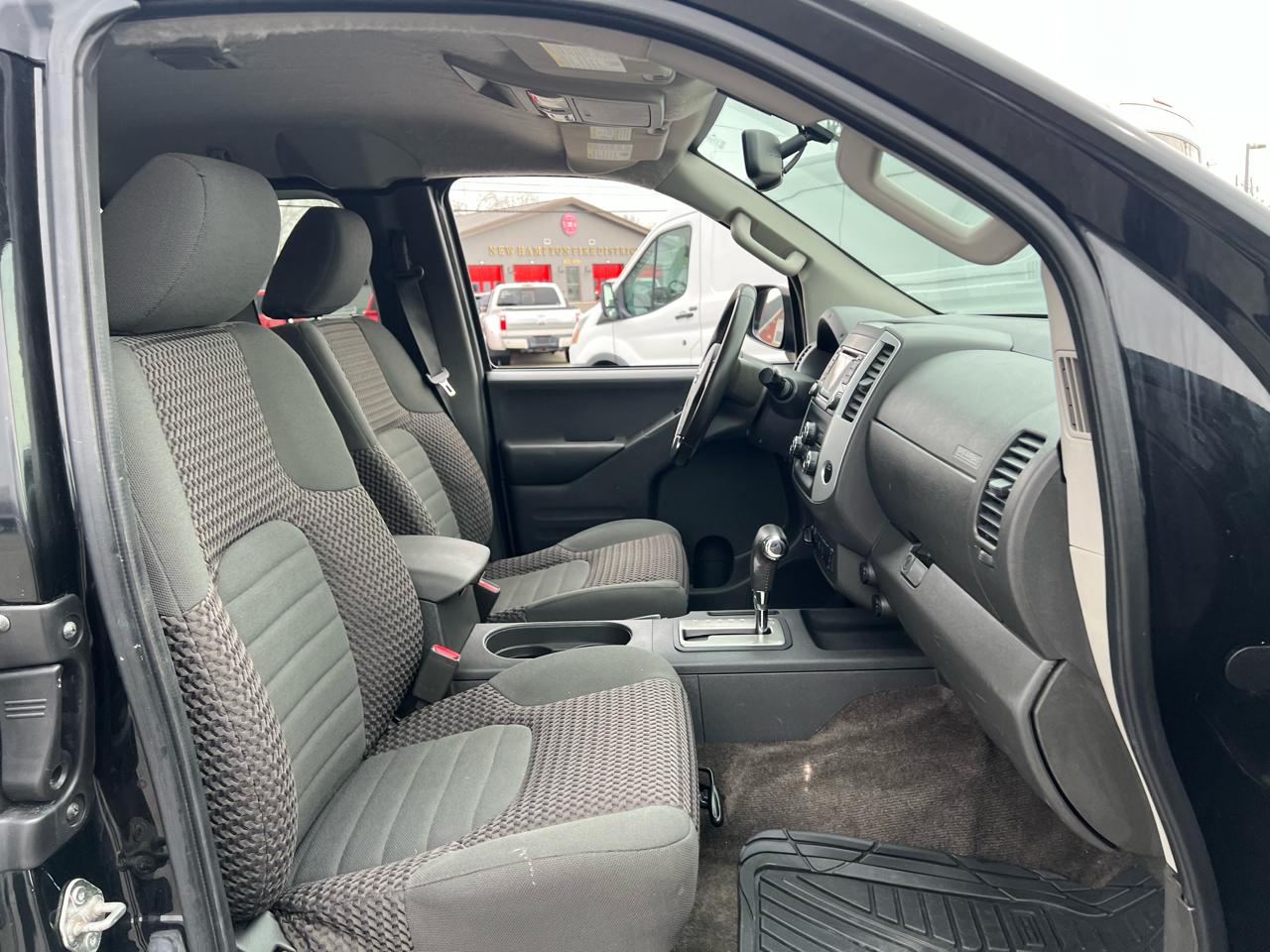 Nissan Frontier 4WD King Cab Auto SV 2016