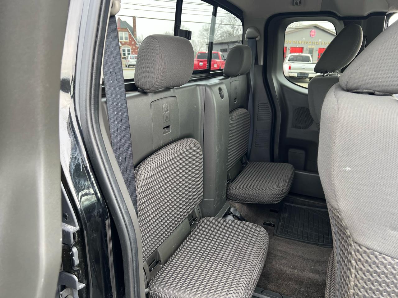 Nissan Frontier 4WD King Cab Auto SV 2016