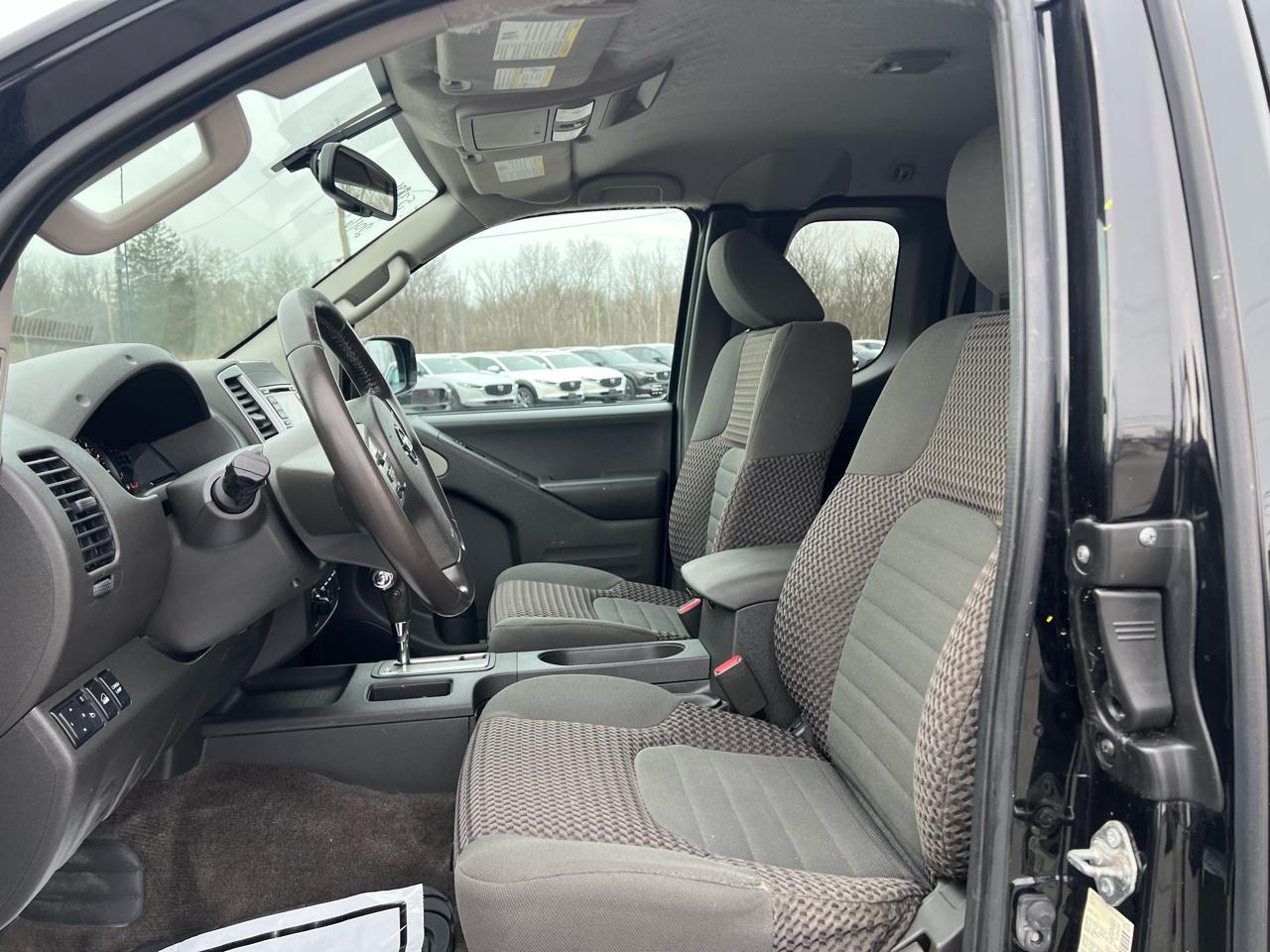 Nissan Frontier 4WD King Cab Auto SV 2016