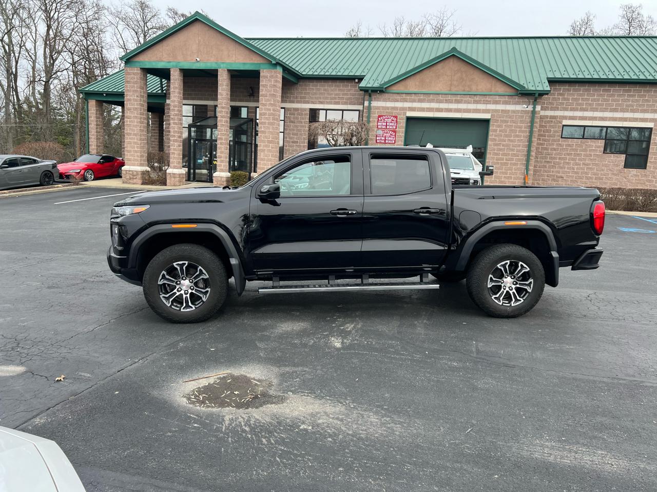 GMC Canyon 4WD Crew Cab AT4 2024