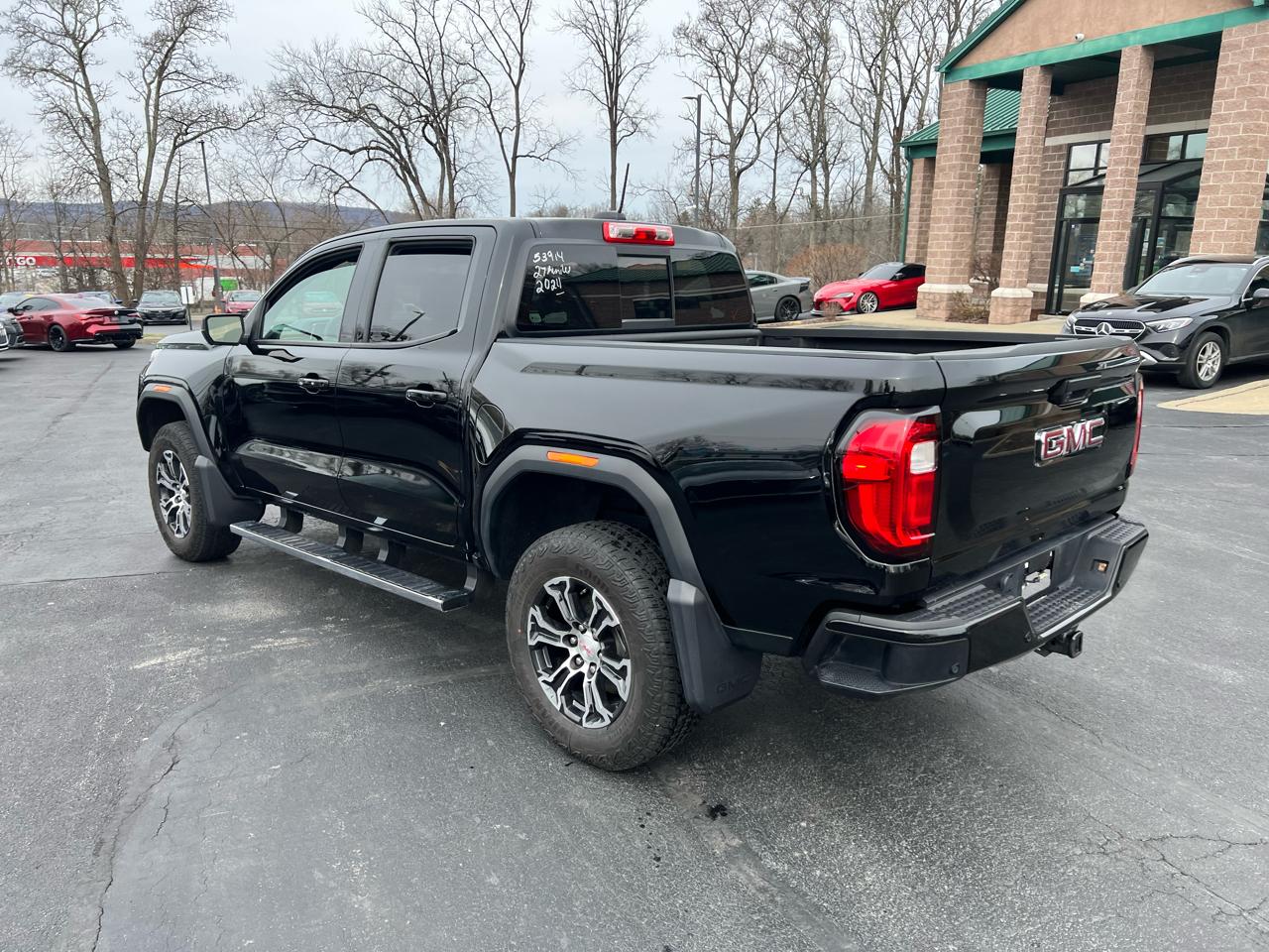 GMC Canyon 4WD Crew Cab AT4 2024