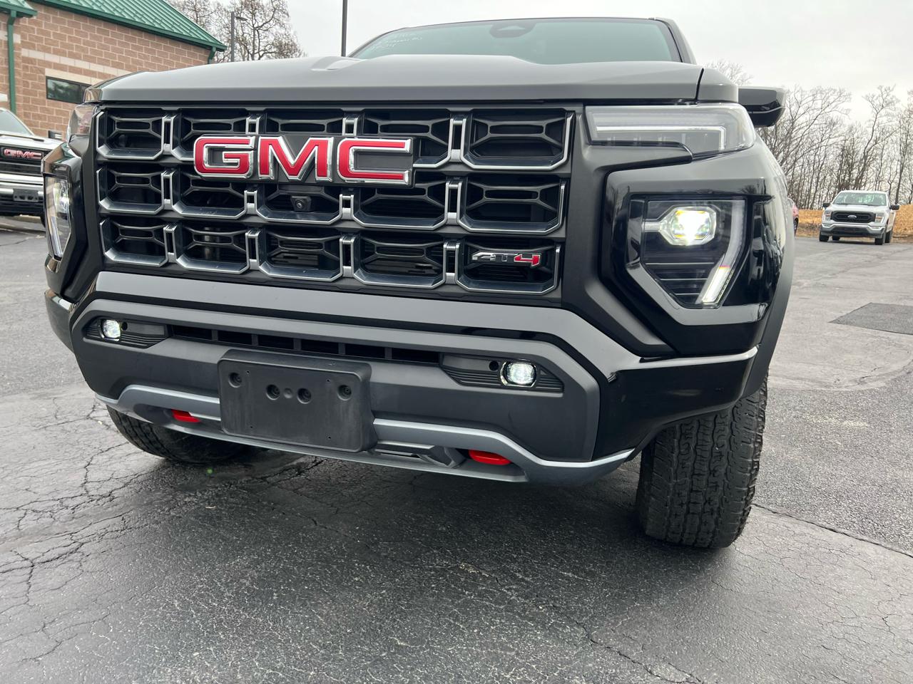 GMC Canyon 4WD Crew Cab AT4 2024