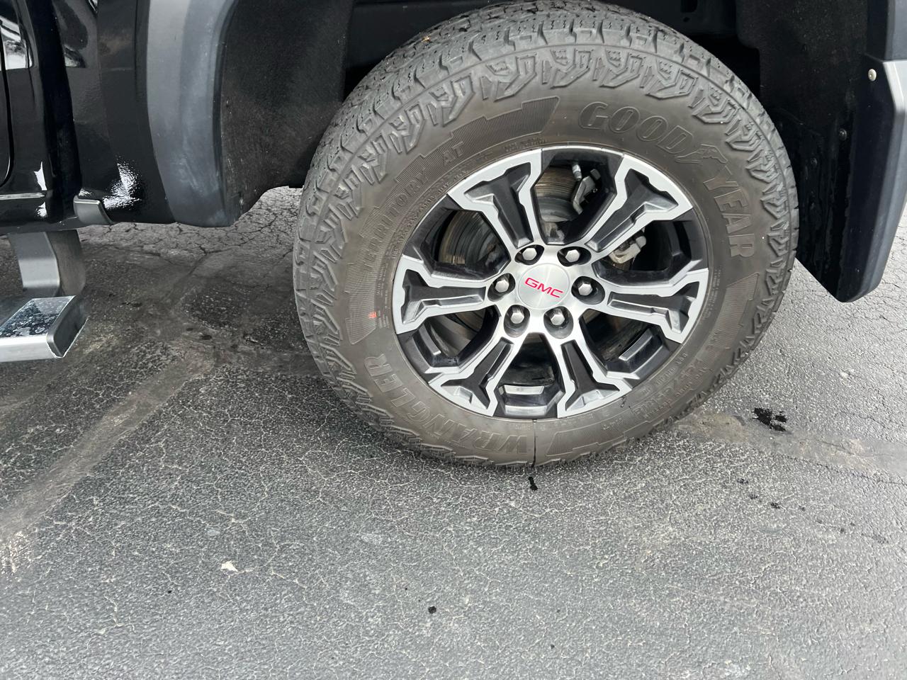 GMC Canyon 4WD Crew Cab AT4 2024