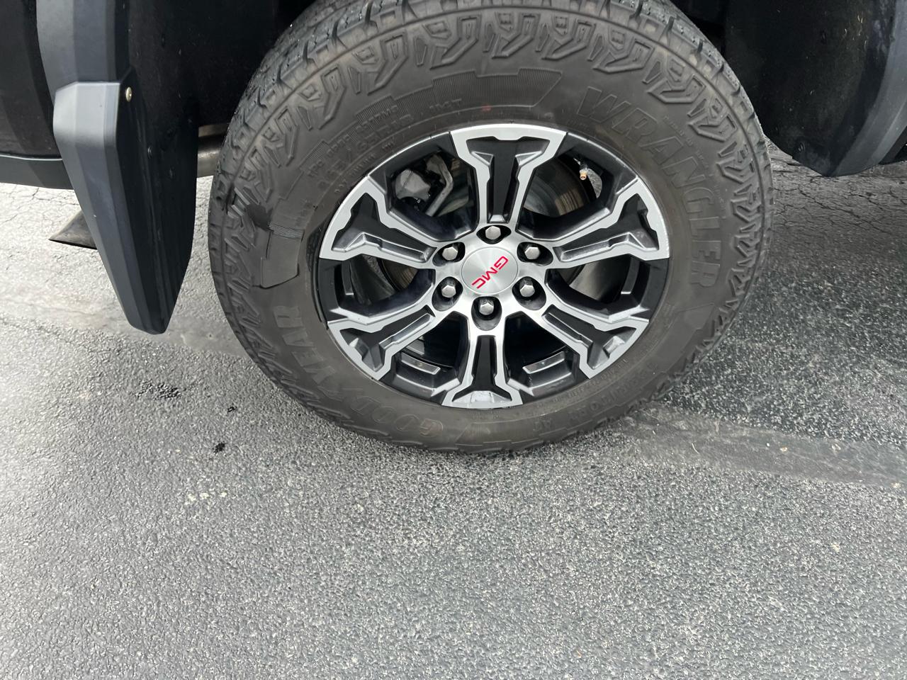 GMC Canyon 4WD Crew Cab AT4 2024