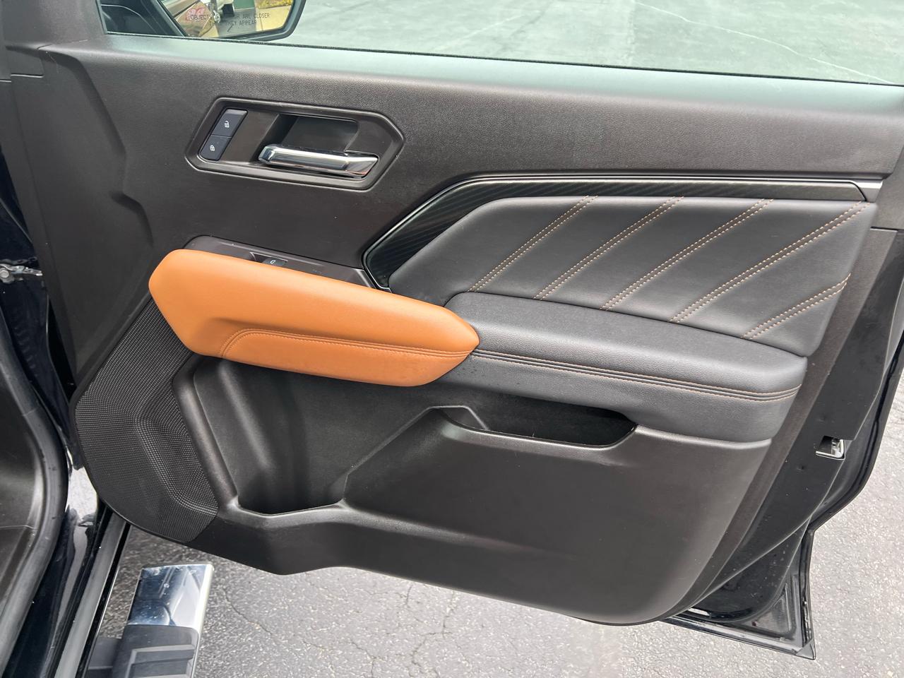 GMC Canyon 4WD Crew Cab AT4 2024