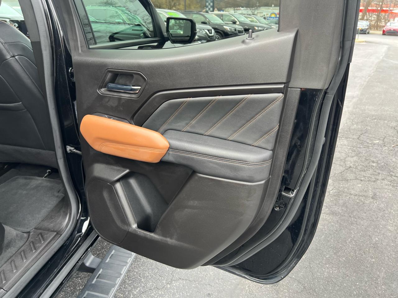 GMC Canyon 4WD Crew Cab AT4 2024