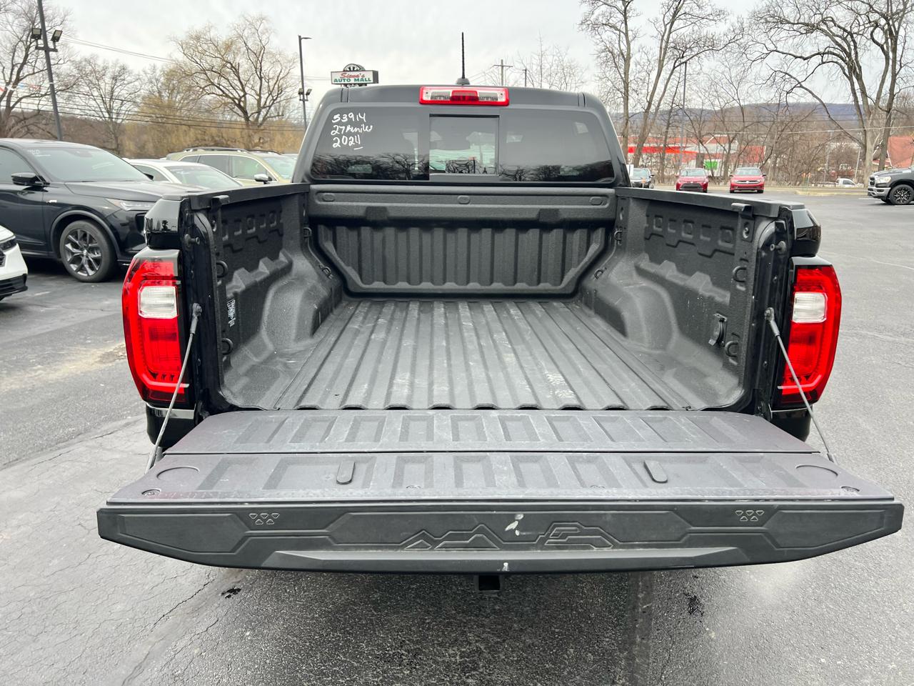 GMC Canyon 4WD Crew Cab AT4 2024