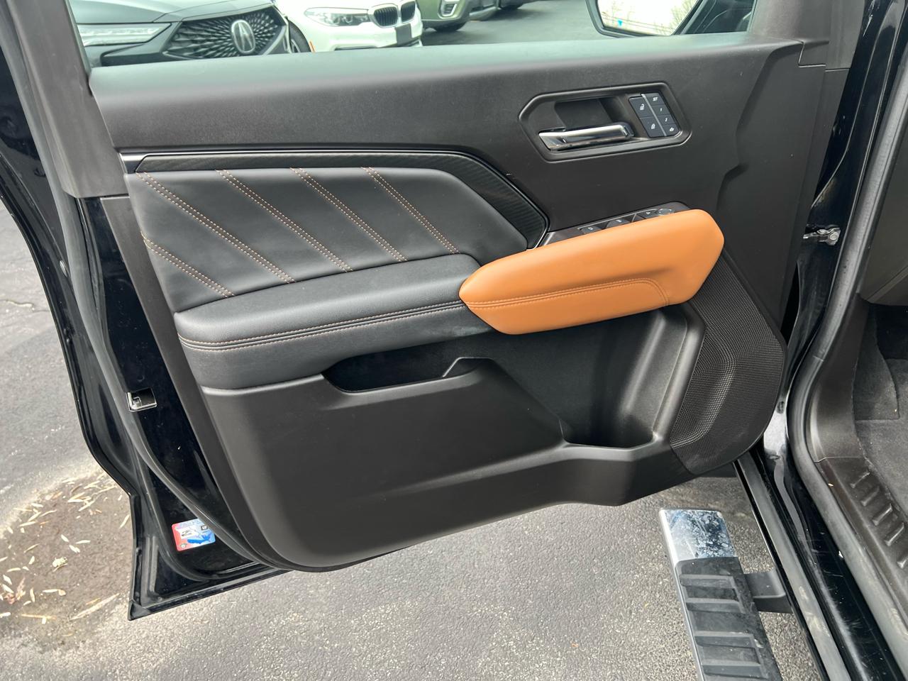 GMC Canyon 4WD Crew Cab AT4 2024