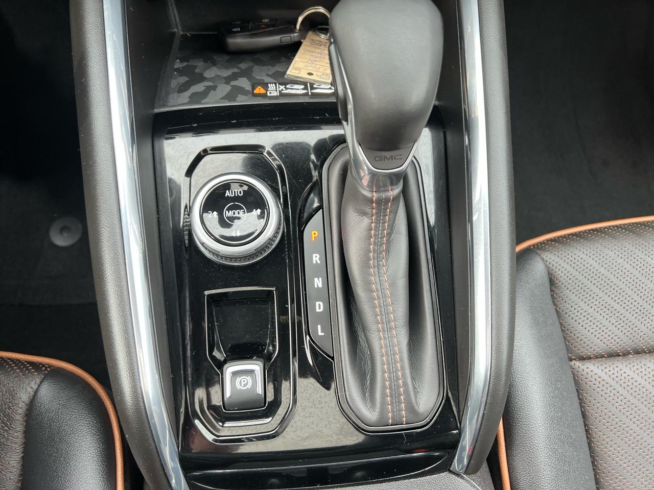 GMC Canyon 4WD Crew Cab AT4 2024