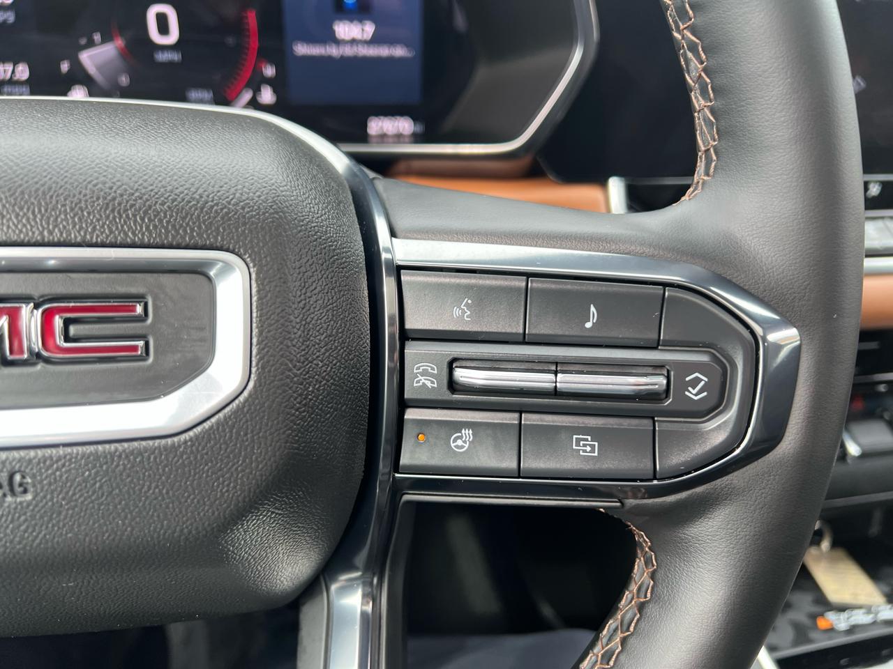 GMC Canyon 4WD Crew Cab AT4 2024