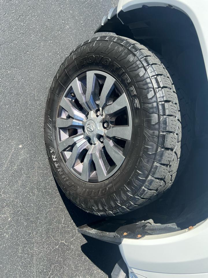 Toyota Tacoma 4WD Limited Double Cab 5' Bed V6 AT (Natl) 2021