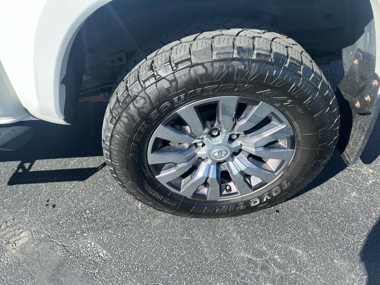 Toyota Tacoma 4WD Limited Double Cab 5' Bed V6 AT (Natl) 2021