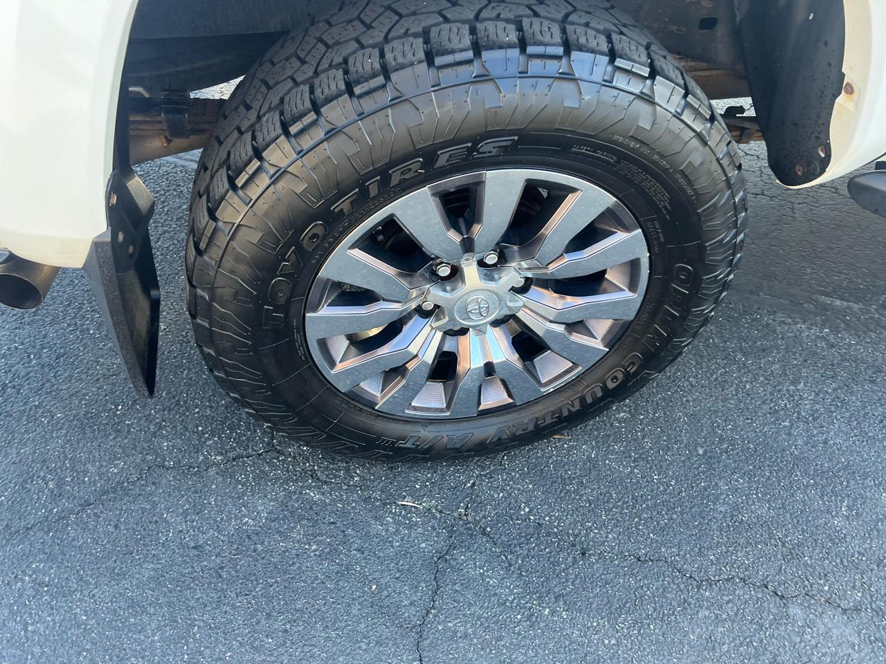 Toyota Tacoma 4WD Limited Double Cab 5' Bed V6 AT (Natl) 2021