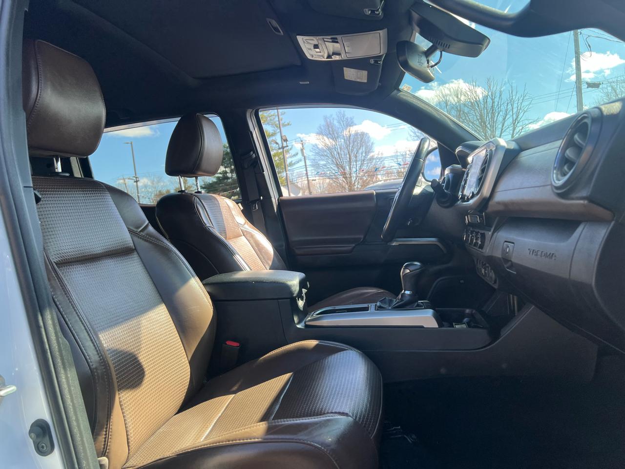 Toyota Tacoma 4WD Limited Double Cab 5' Bed V6 AT (Natl) 2021