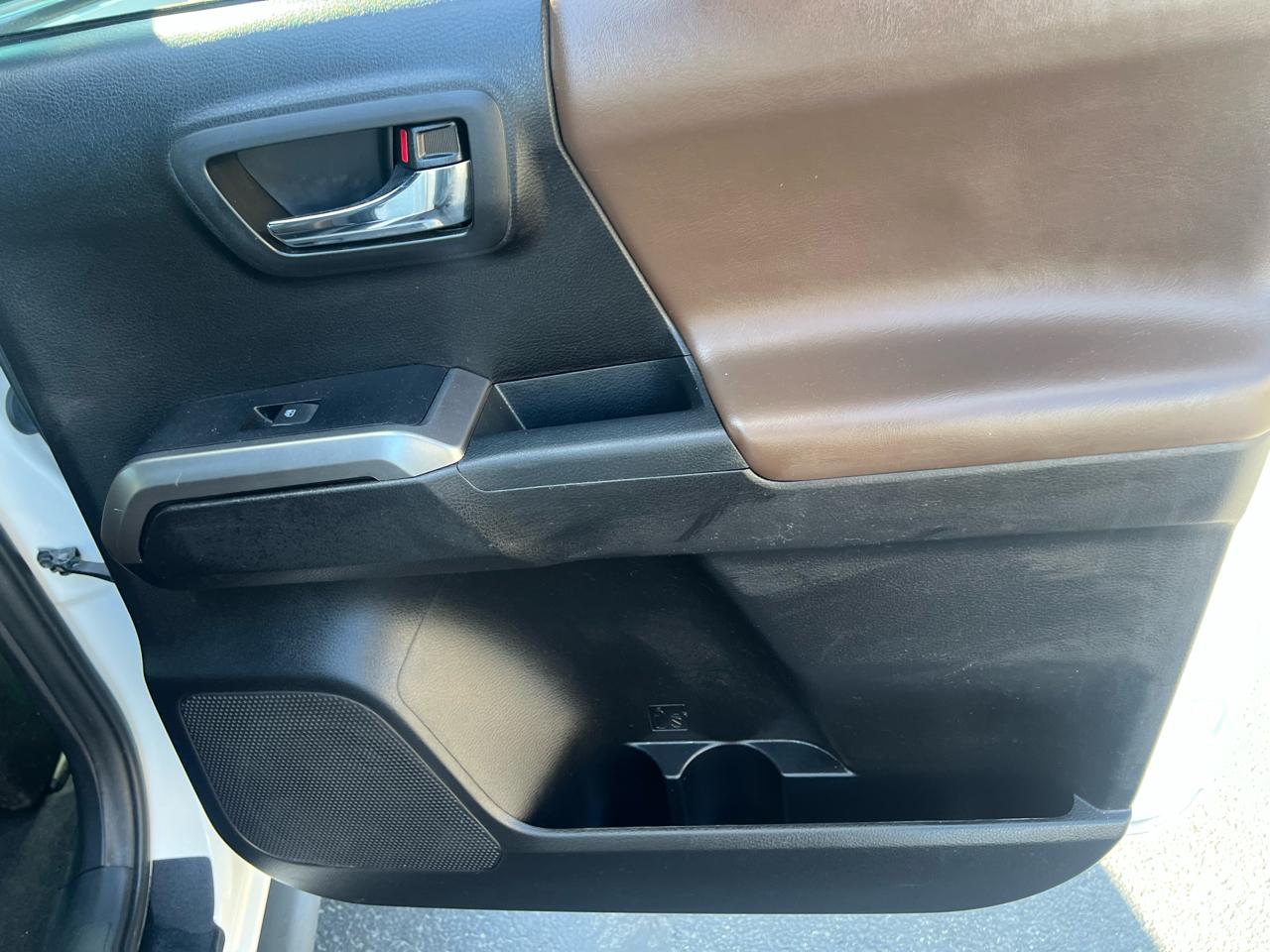 Toyota Tacoma 4WD Limited Double Cab 5' Bed V6 AT (Natl) 2021