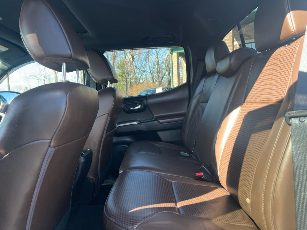 Toyota Tacoma 4WD Limited Double Cab 5' Bed V6 AT (Natl) 2021