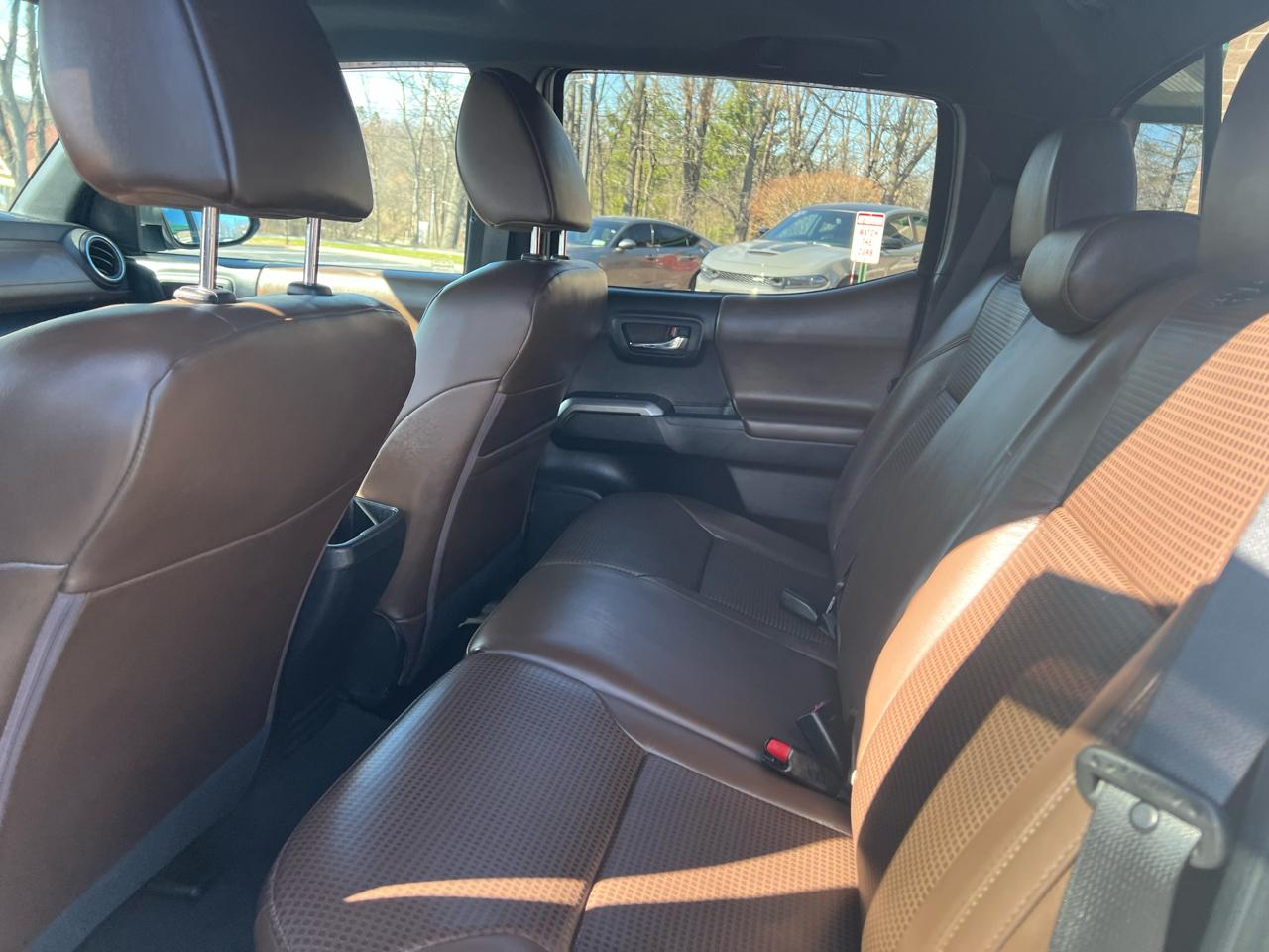 Toyota Tacoma 4WD Limited Double Cab 5' Bed V6 AT (Natl) 2021