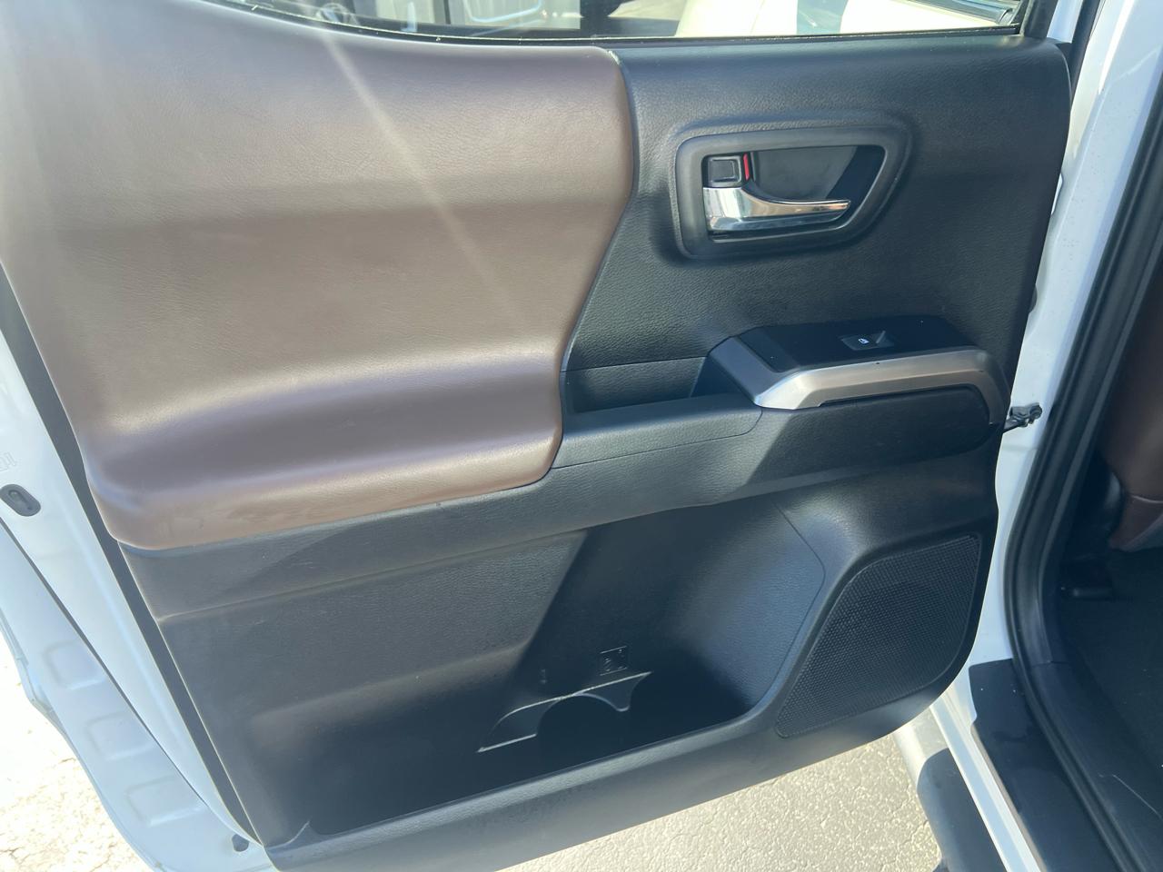 Toyota Tacoma 4WD Limited Double Cab 5' Bed V6 AT (Natl) 2021