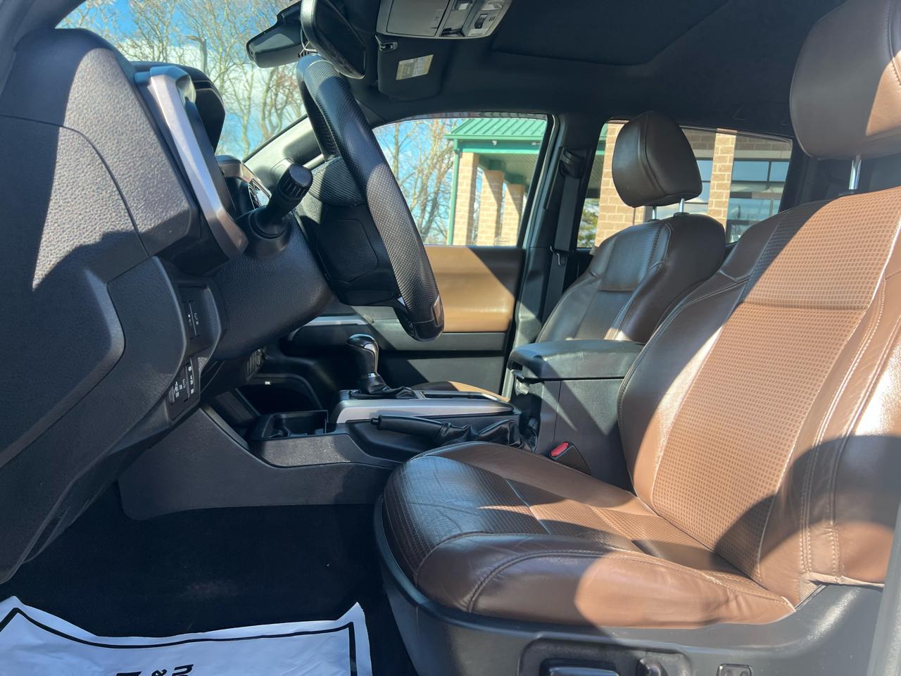 Toyota Tacoma 4WD Limited Double Cab 5' Bed V6 AT (Natl) 2021