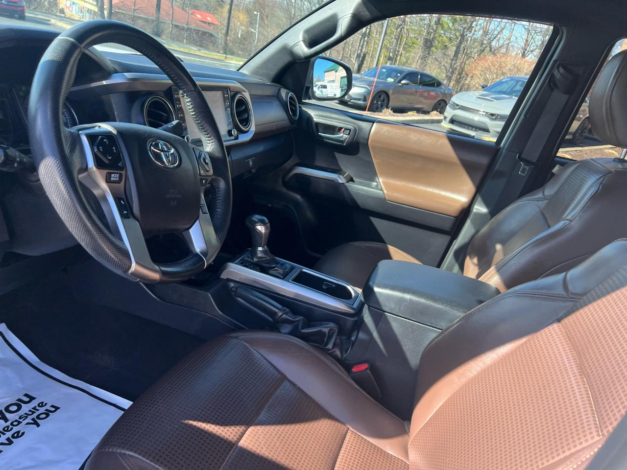 Toyota Tacoma 4WD Limited Double Cab 5' Bed V6 AT (Natl) 2021