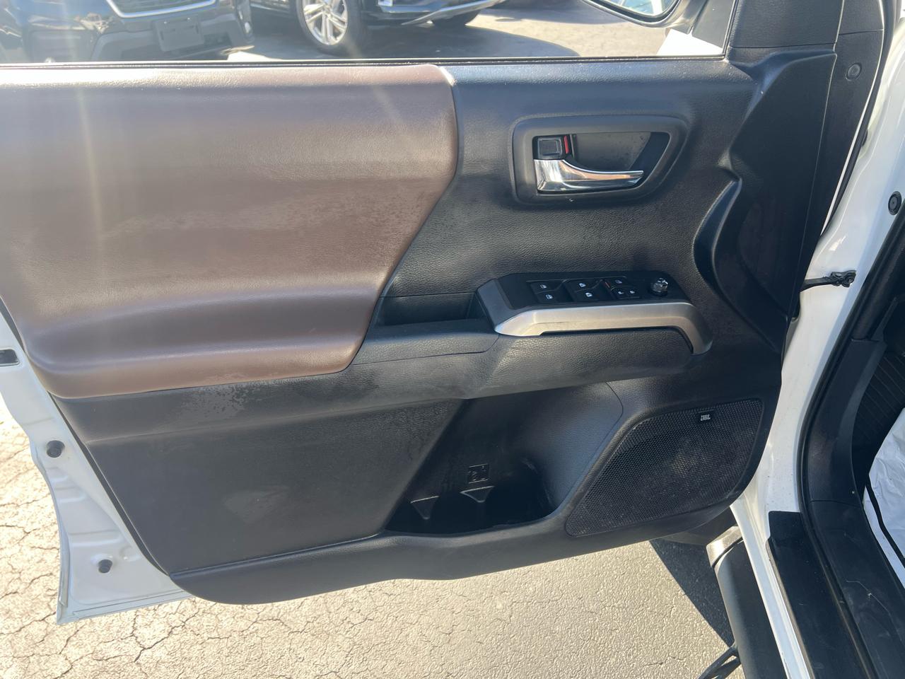 Toyota Tacoma 4WD Limited Double Cab 5' Bed V6 AT (Natl) 2021